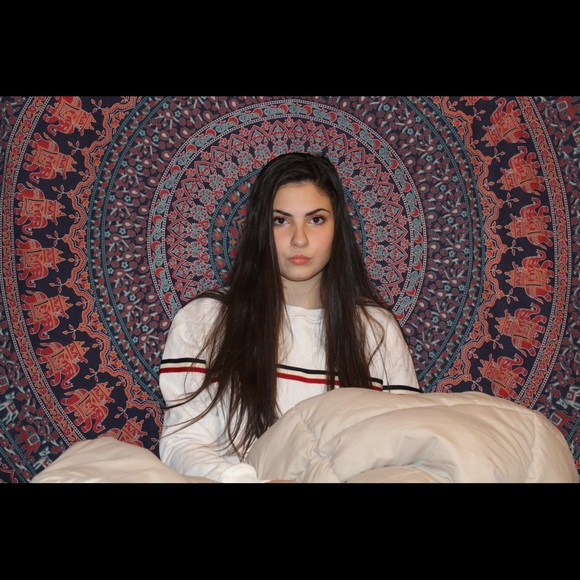 Meet your Posher, Olivia - Picture 1 of 1